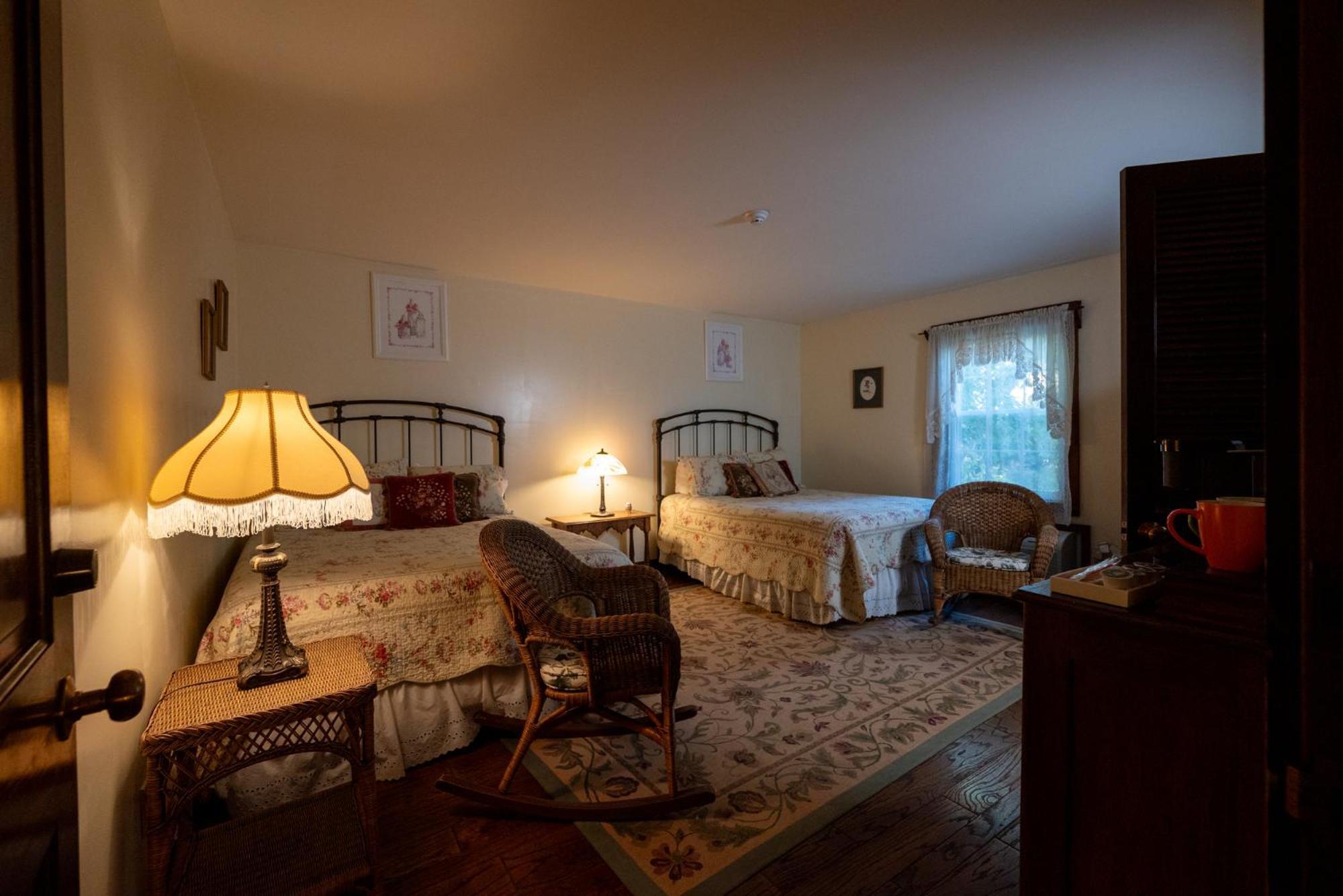 La Perla Restaurant & Country Inn Averill Park Екстер'єр фото